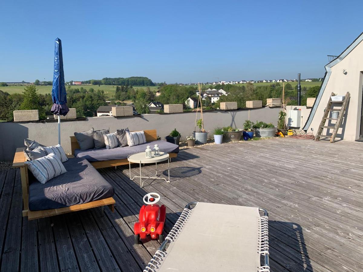 Design Appartment With Big Terrace Halsenbach Екстериор снимка