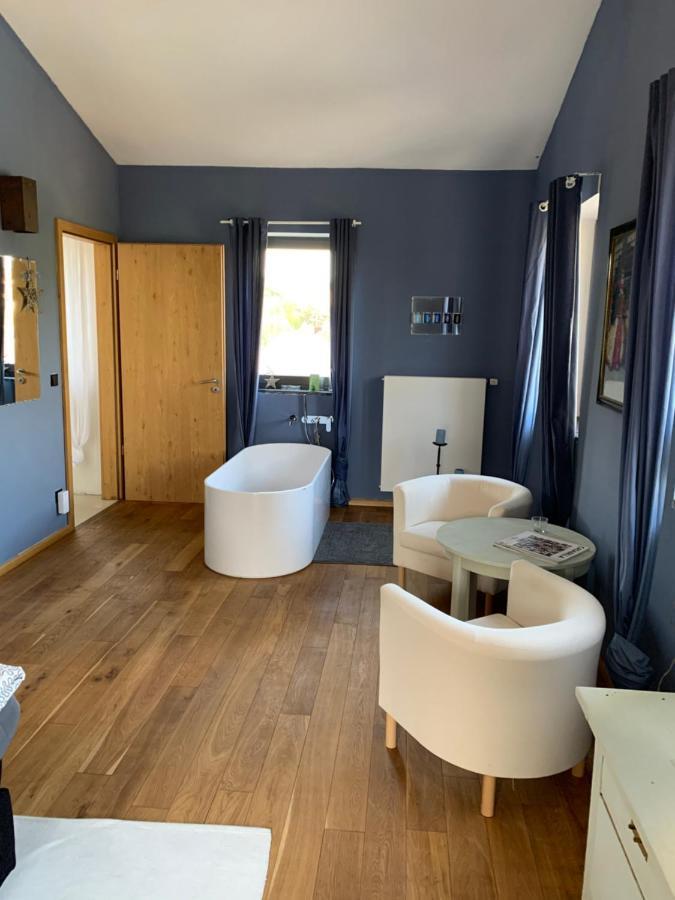 Design Appartment With Big Terrace Halsenbach Екстериор снимка